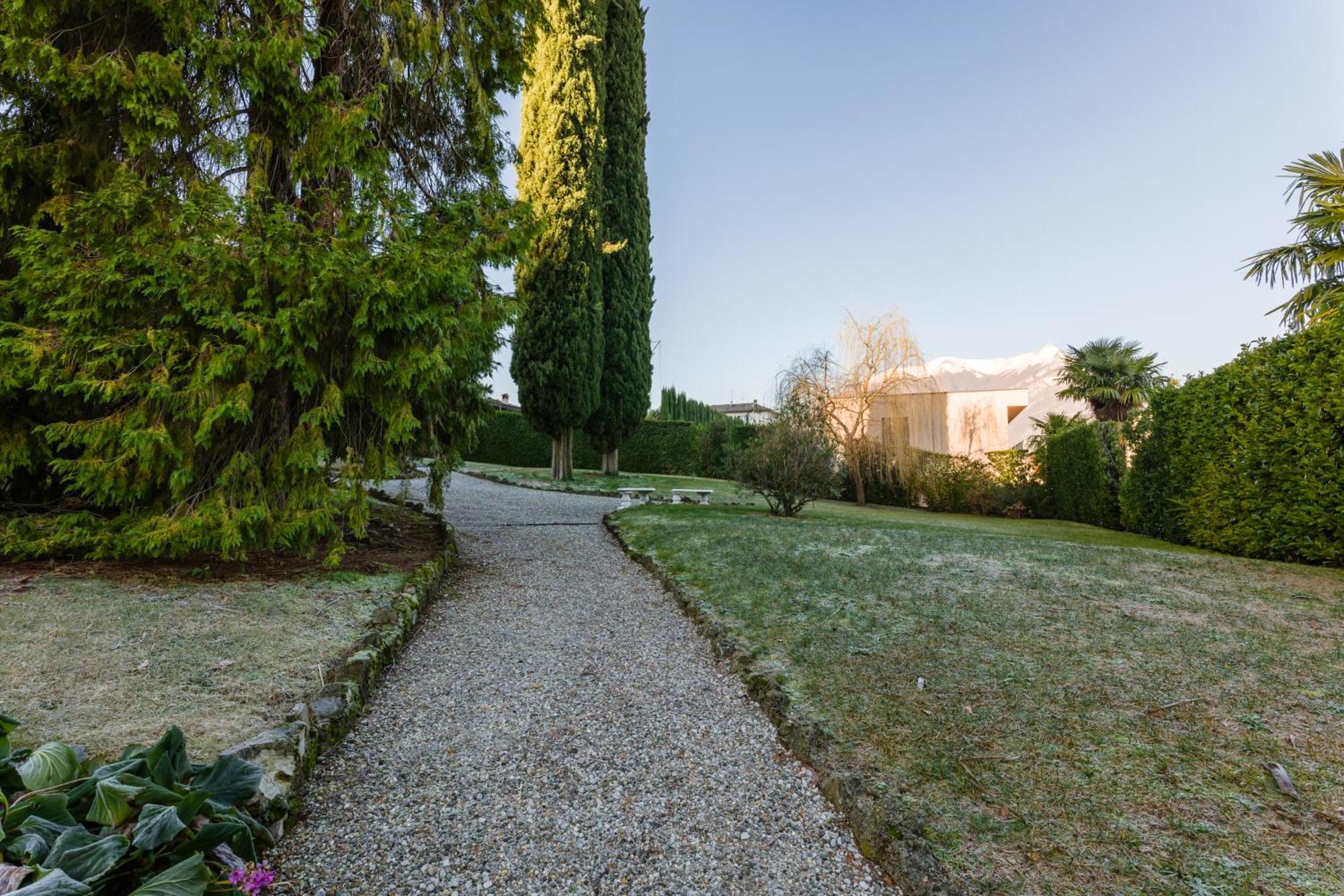 Regal Villa With Como Lake View And Free Parking Беладжо Екстериор снимка